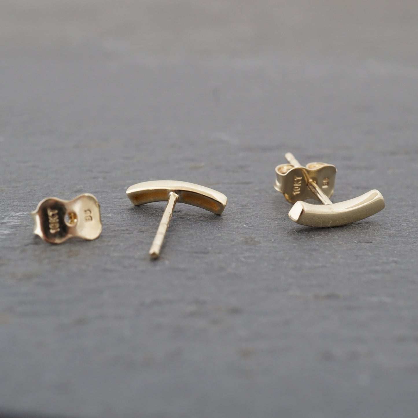 Curved Bar 10k Gold Studs