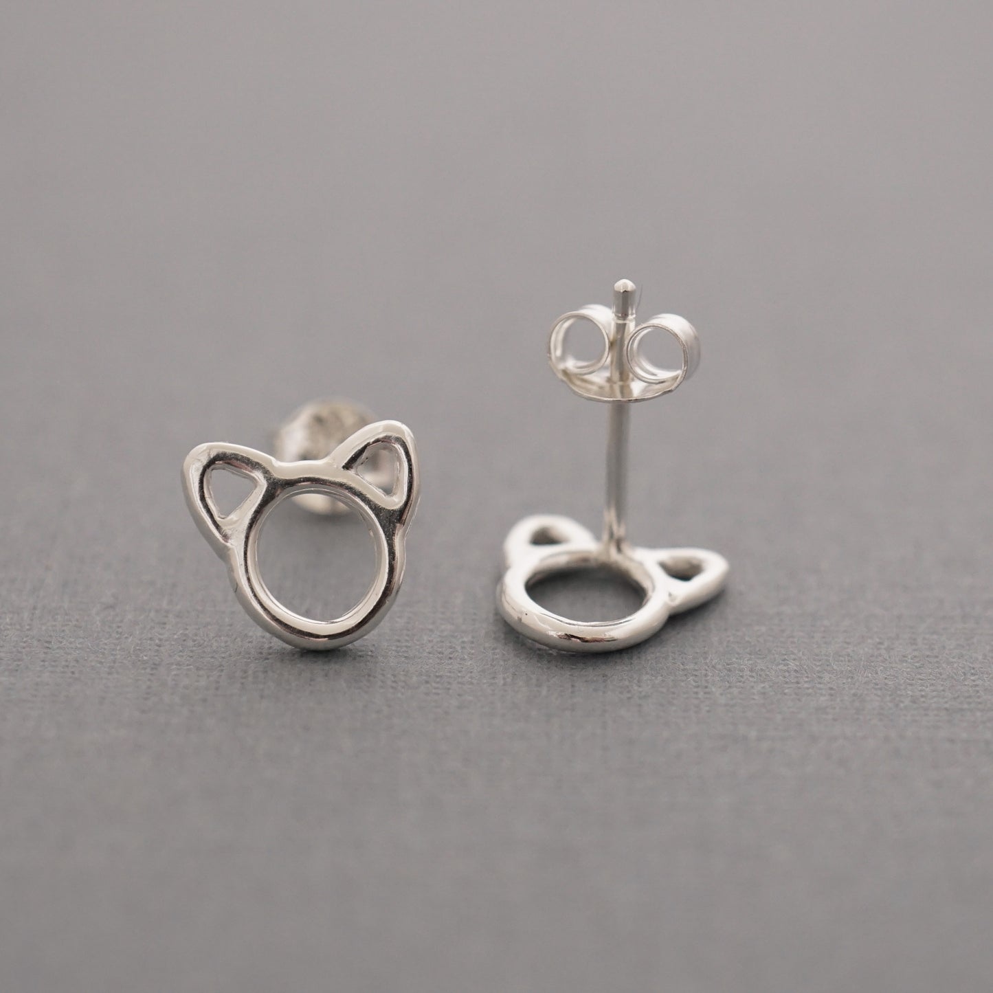 Cat Head Studs, Frame