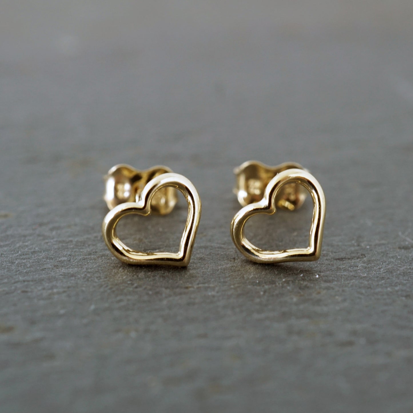 Heart Outline 10k Gold Studs