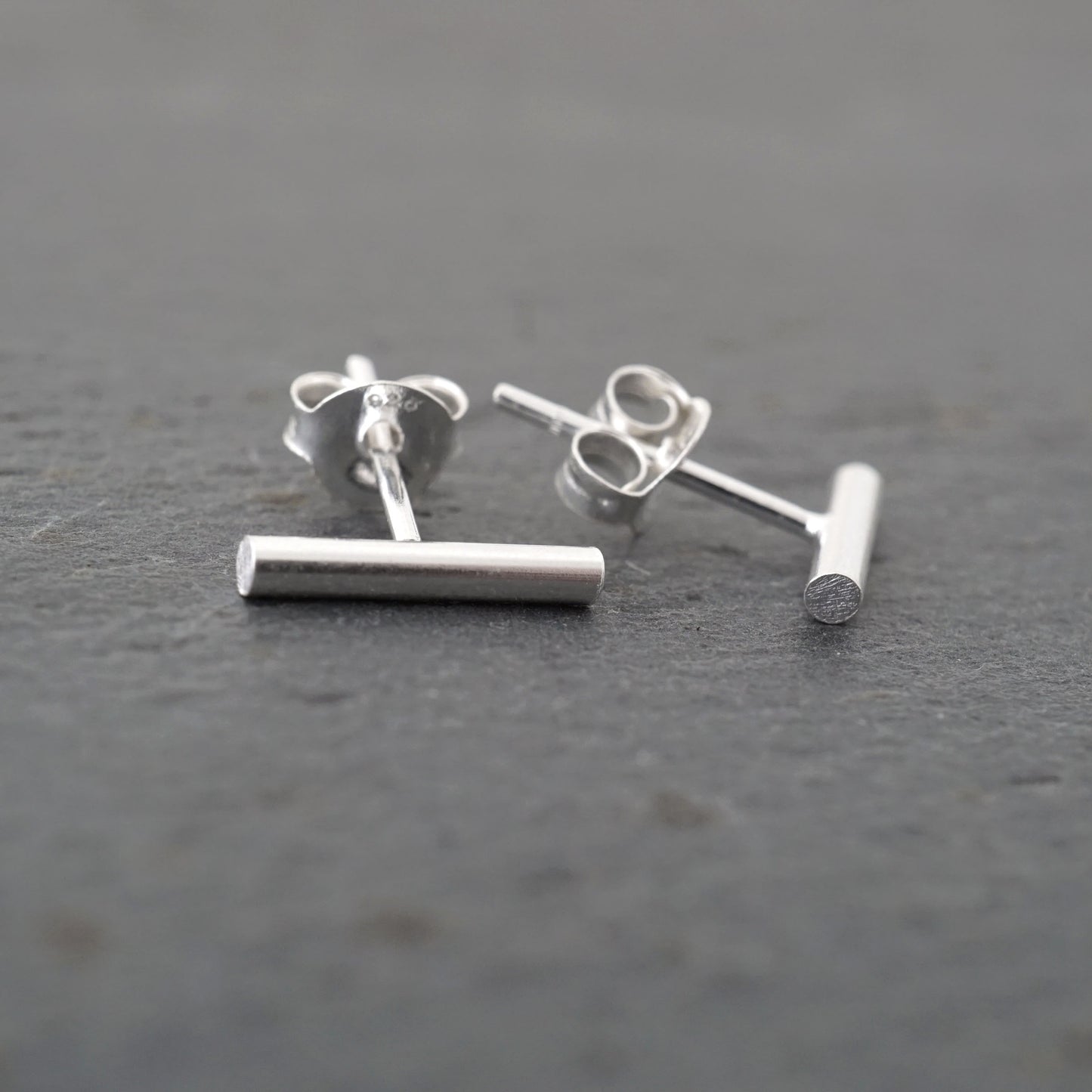 Medium Round Bar Studs