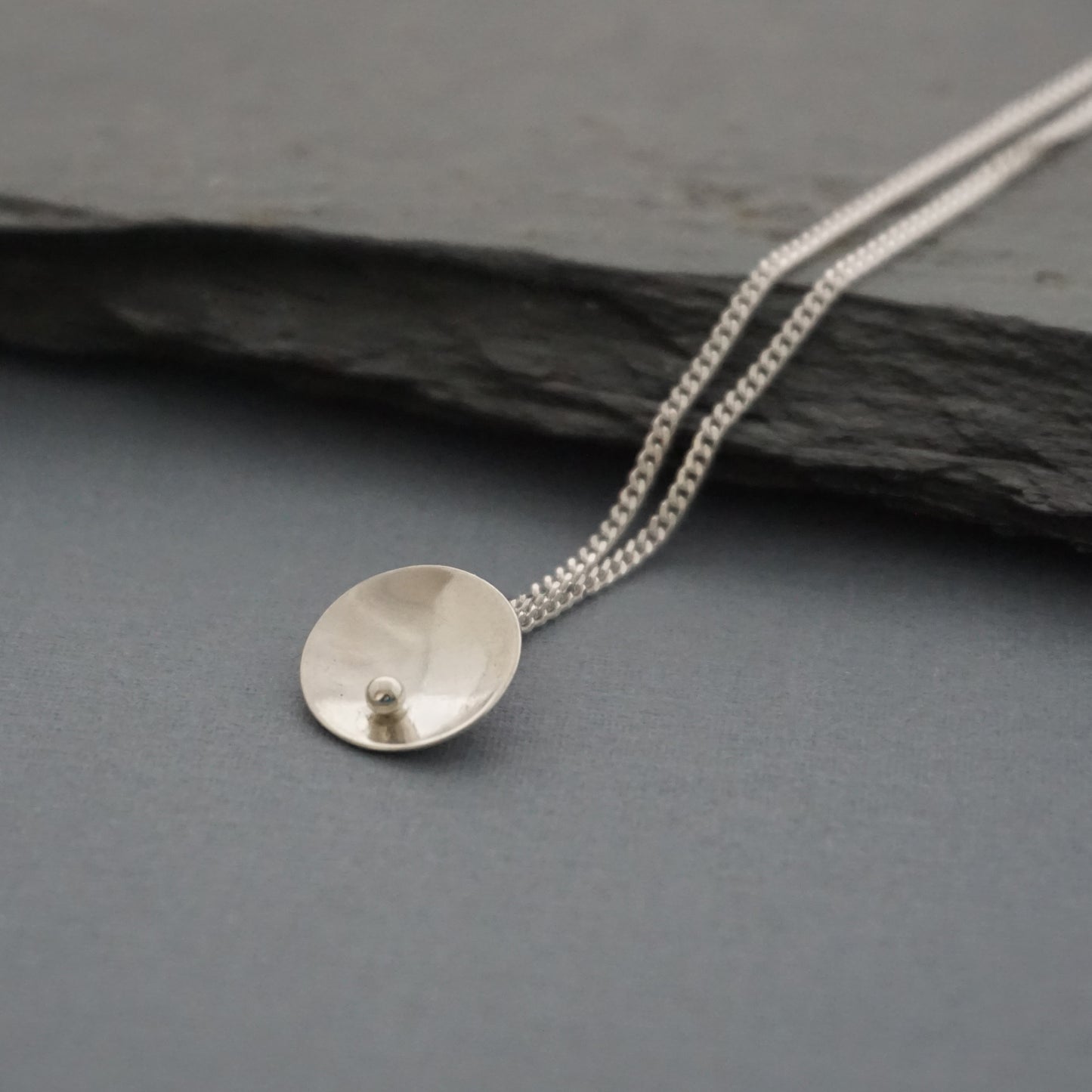 Single Granulation Disc Pendant