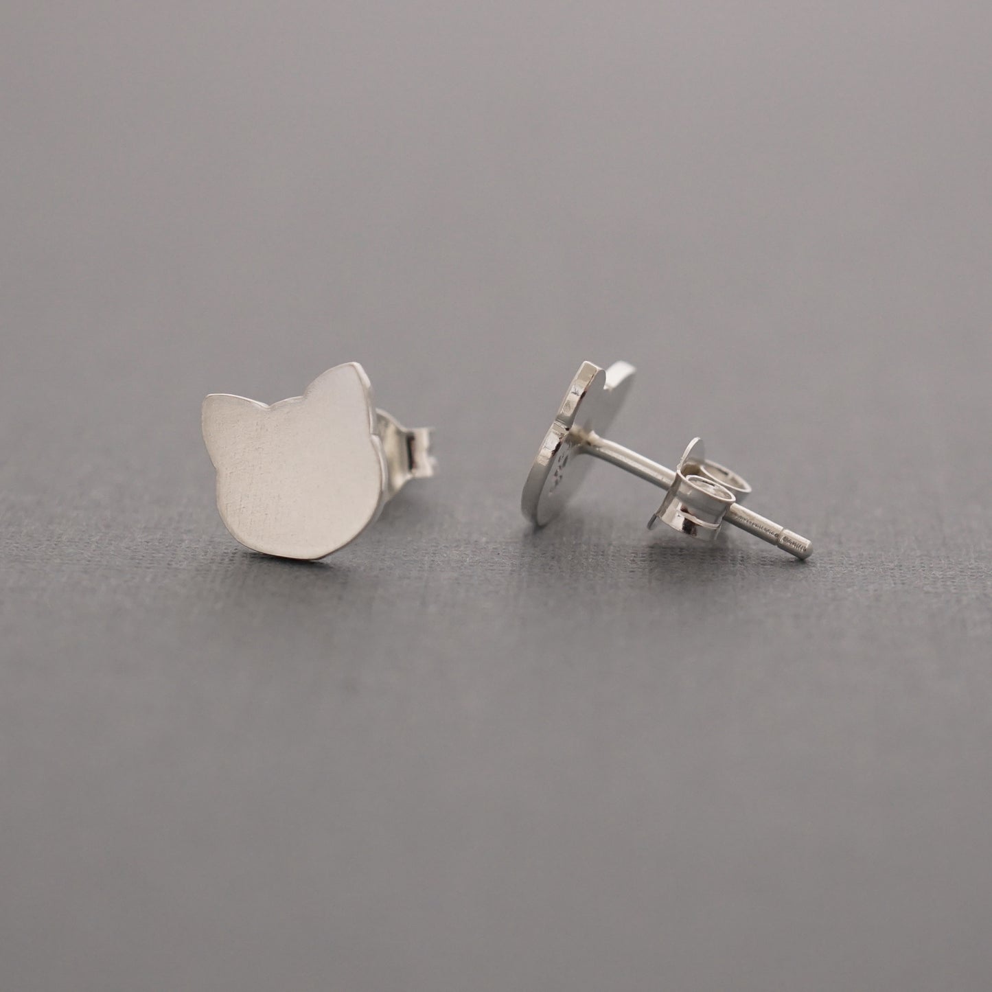 Cat Head Studs, Solid