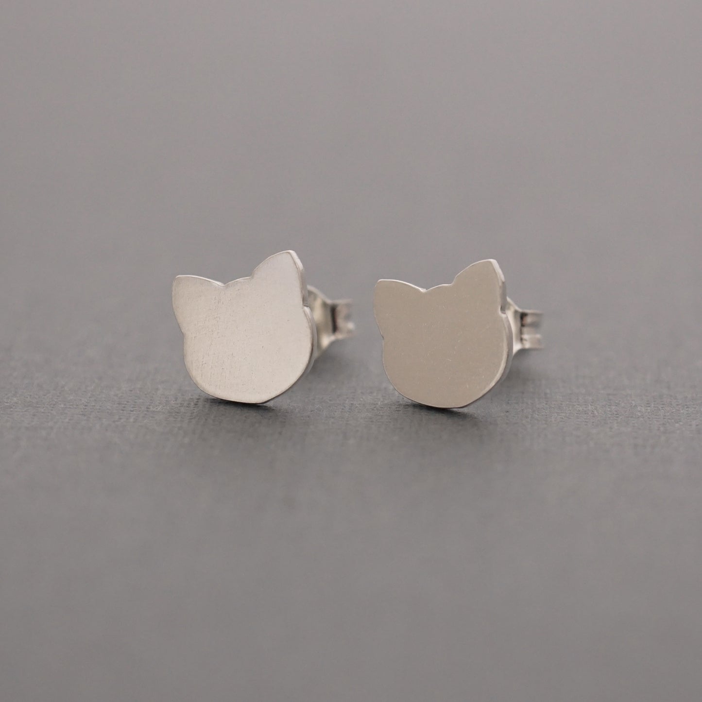 Cat Head Studs, Solid